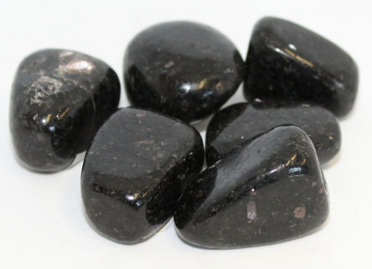 Nuummite