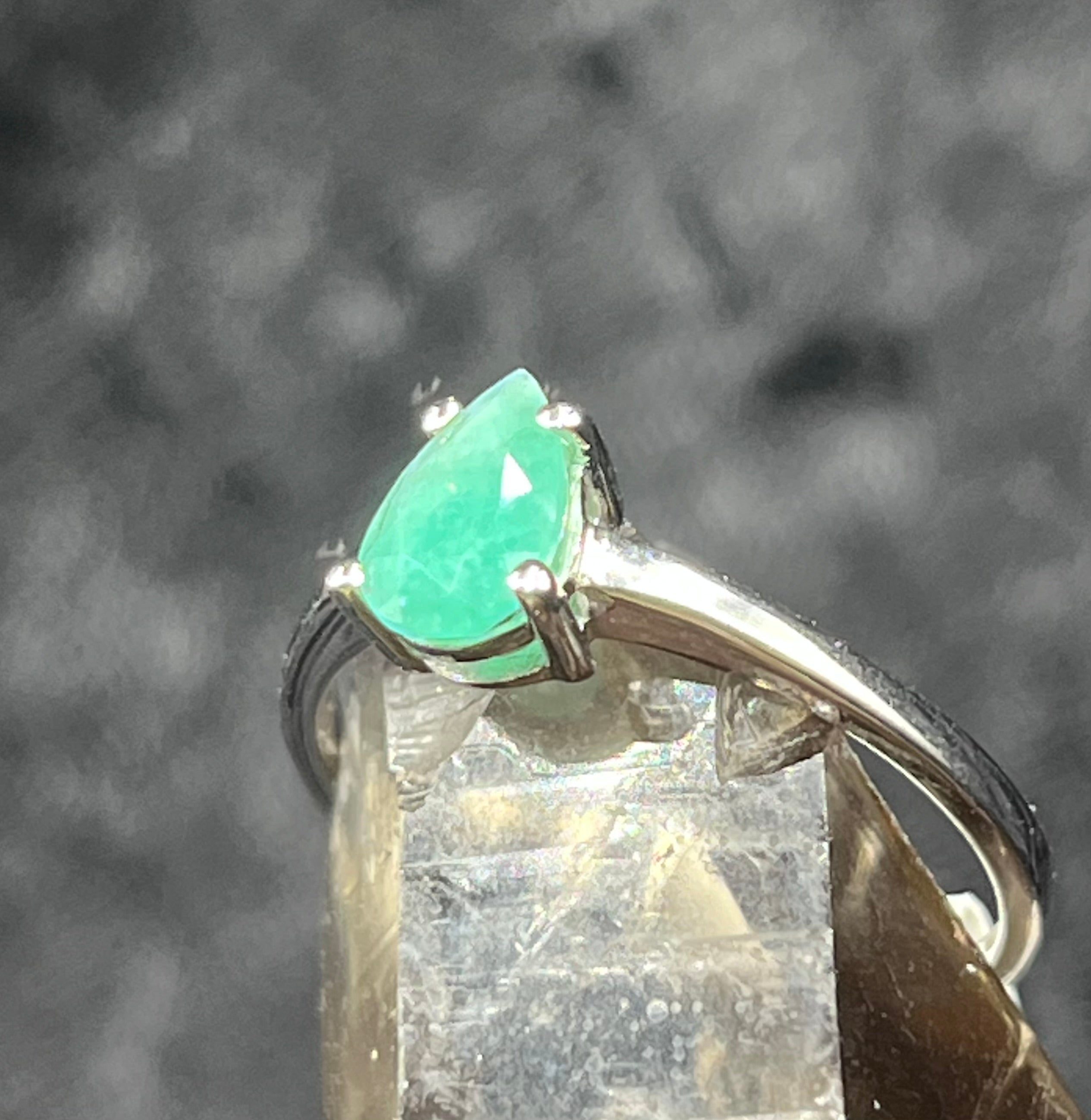 Sterling Silver Emerald Teardrop Ring - Size 8