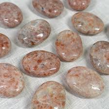 Sunstone Palm Stone (70-99g)